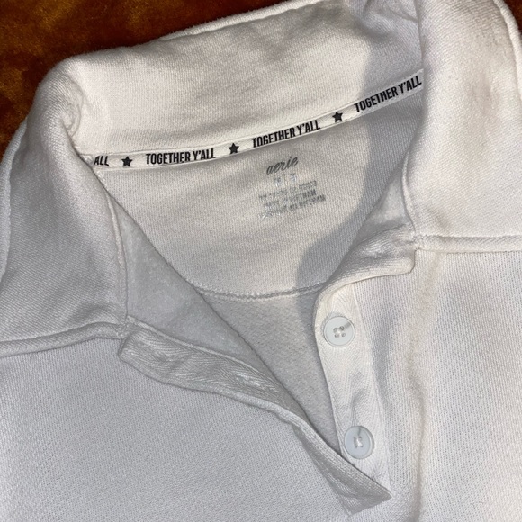 Collared Cropped White Longsleeve - Picture 2 of 3